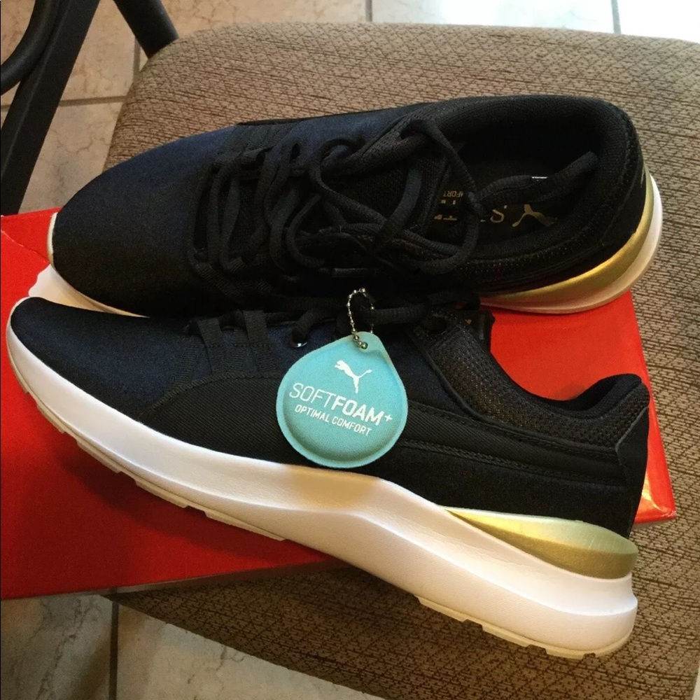 Puma Adela Soft foam black & gold women’s size 9.5